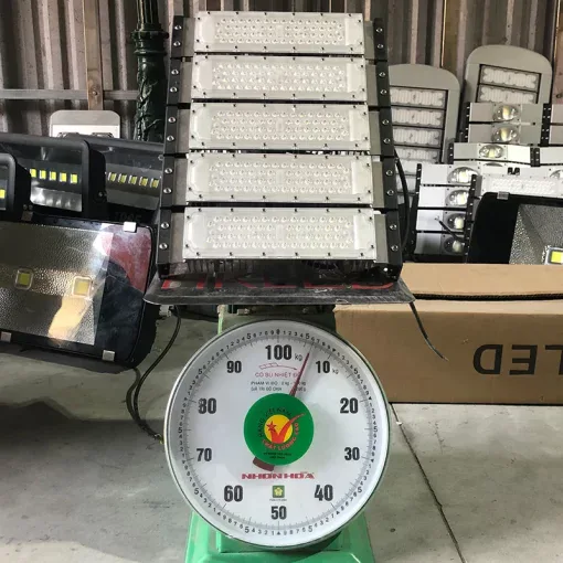 Đèn pha sân bóng đá 250W - P03 - Ảnh 2