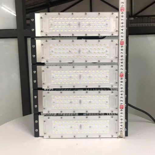 Đèn pha sân bóng đá 250W - P03 - Ảnh 7