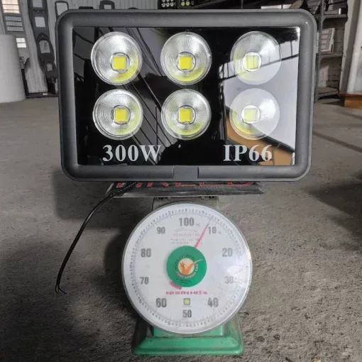 Đèn pha sân tennis 300W - PTC - Ảnh 8